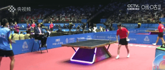 乒乓球运动员为何频繁摸