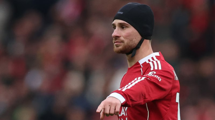 利物浦中场危机爆发 青训新星或成救星