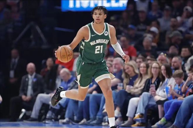 谢泼德三分神射助火箭横扫雄鹿 杜兰特准三双引