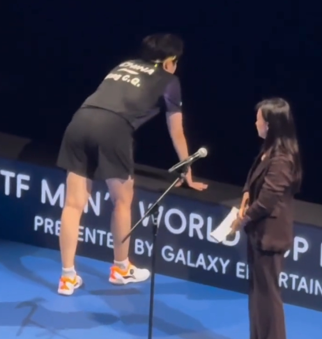 王楚钦七局逆转达科晋级四强 决胜分隔空与王皓