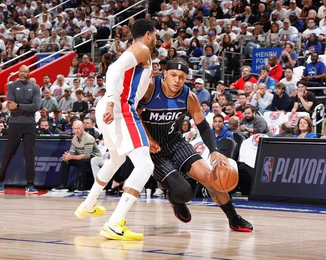 活塞下半场轰30-3攻势 魔术惨遭逆转分差达27分