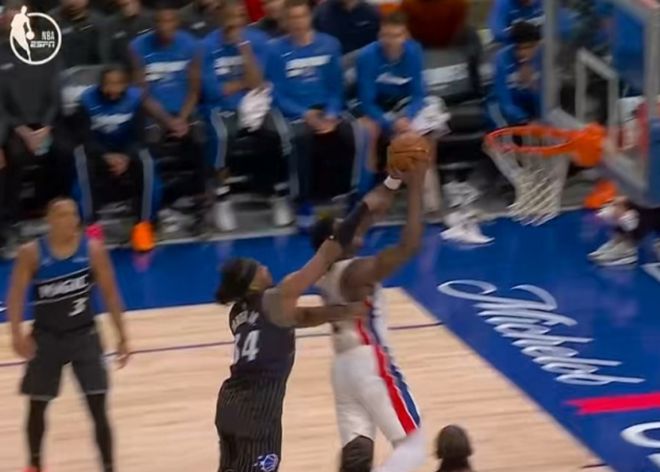 活塞下半场轰30-3攻势 魔术惨遭逆转分差达27分